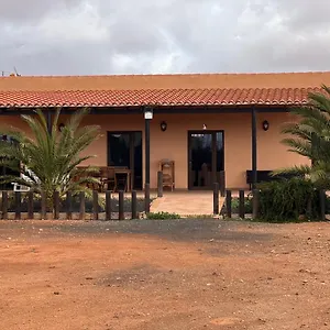https://la-cuadra-puerto-del-rosario-fuerteventura.in-canary-islands.com